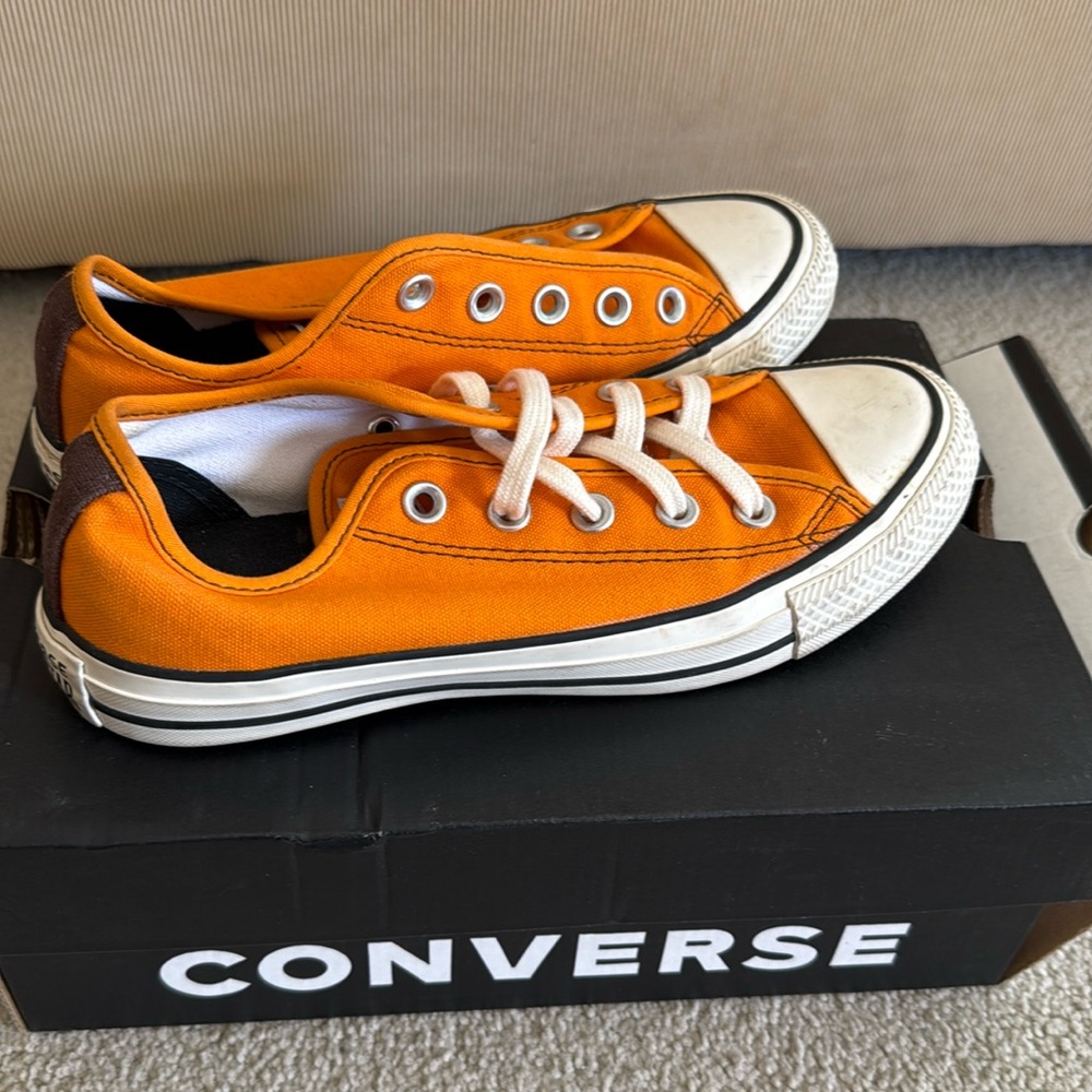Converse orange size 6 woman, used once